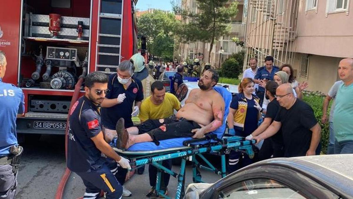 Üsküdar’da apartmanda doğalgaz patlaması: 1’i ağır 3 yaralı