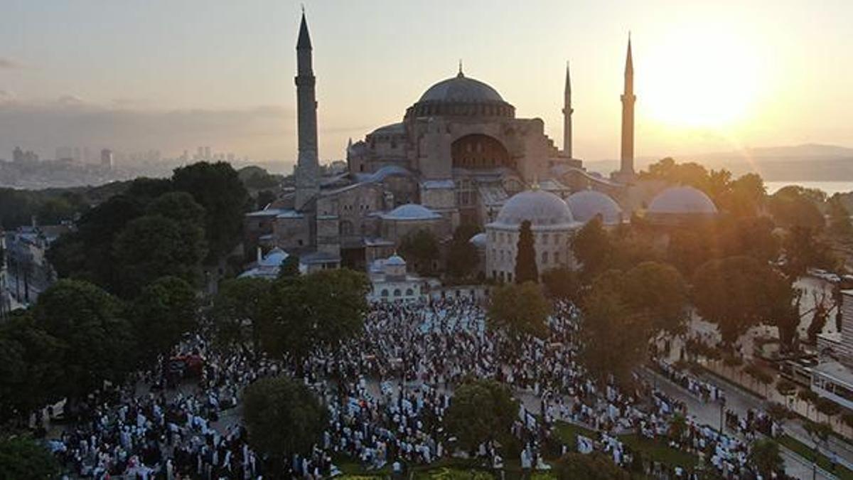 İstanbul Valisi Yerlikaya'dan Ayasofya belgeseli paylaşımı