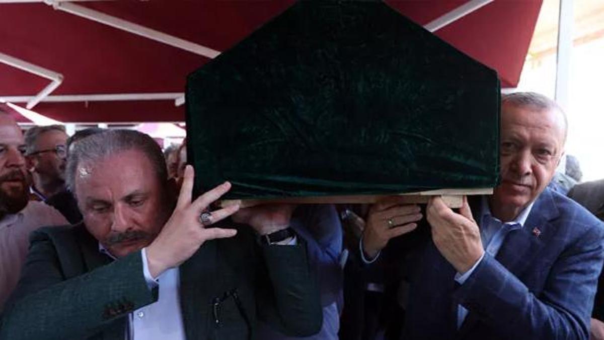 Cumhurbaşkanı Erdoğan, Rasim Özdenören'in cenaze namazına katıldı