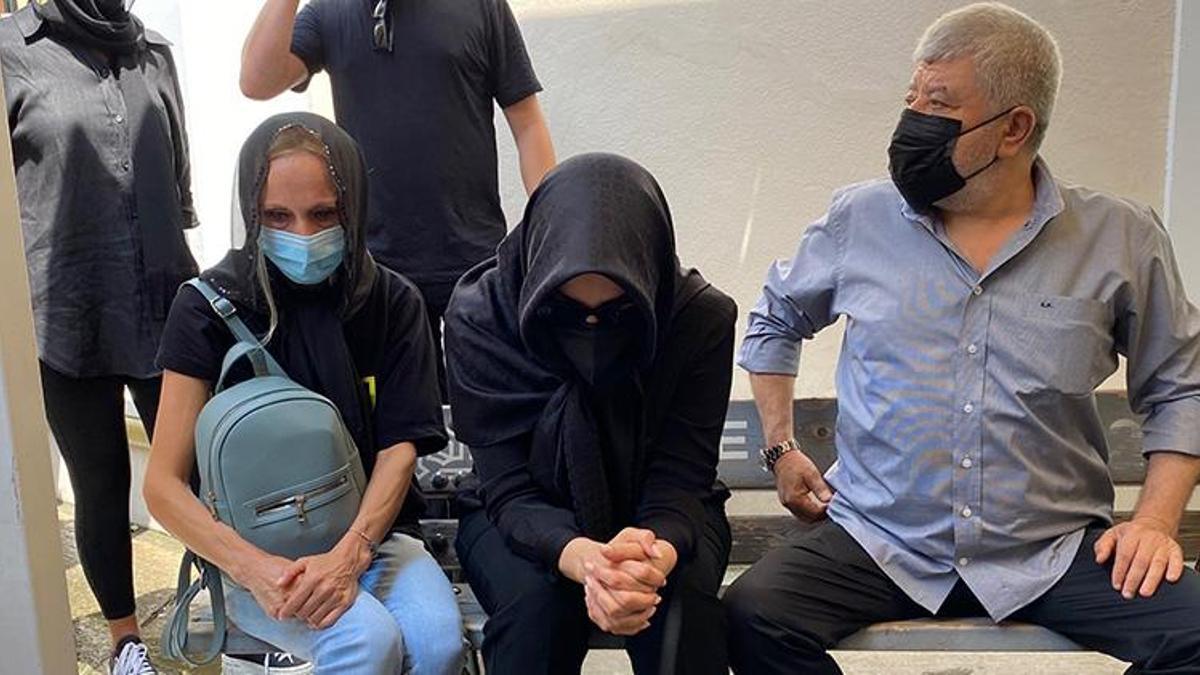 Ebru Gündeş'in annesi son yolculuğuna uğurlandı