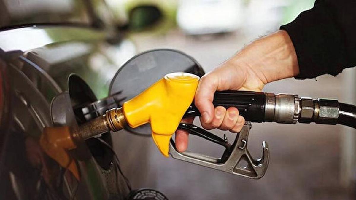 Akaryakıt fiyatlarında son dakika! Motorinin ardından bir büyük indirim de benzine