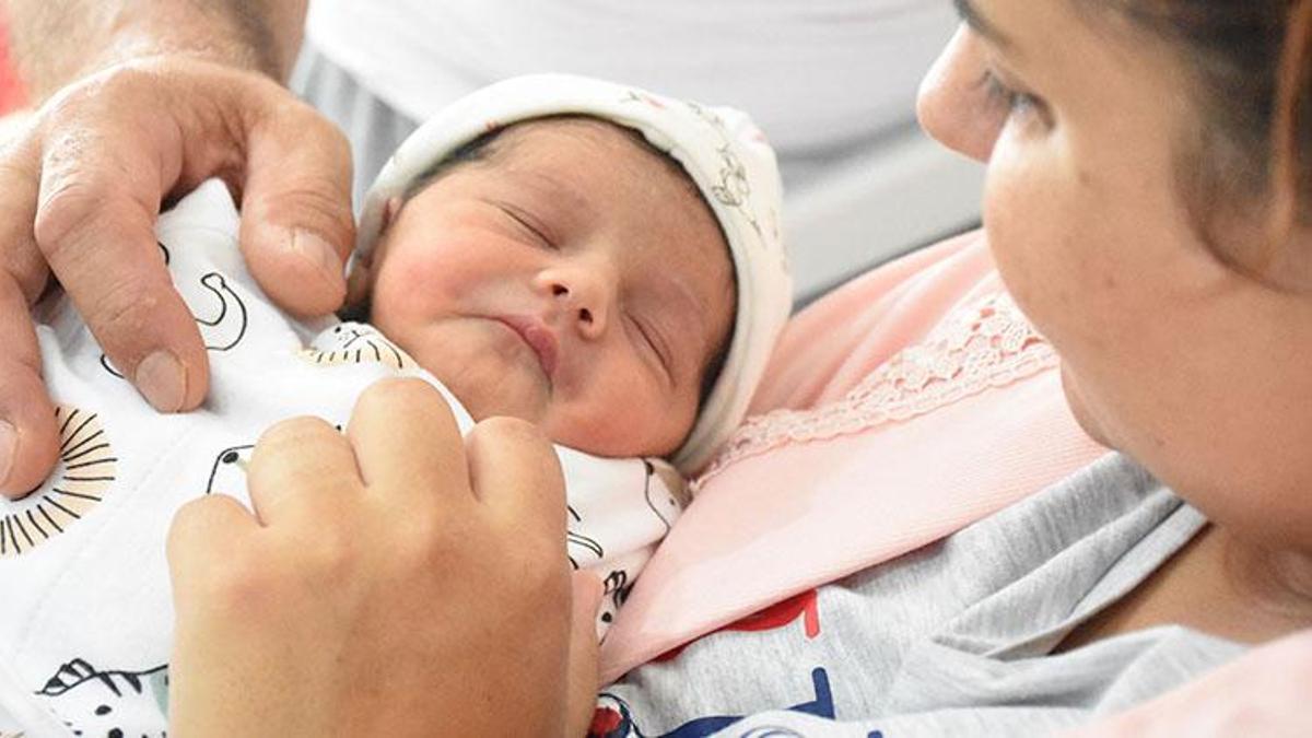 Hollanda'da 'bebek ölü' diye kürtaj için gün verdiler, Sivas'ta doğum yaptı