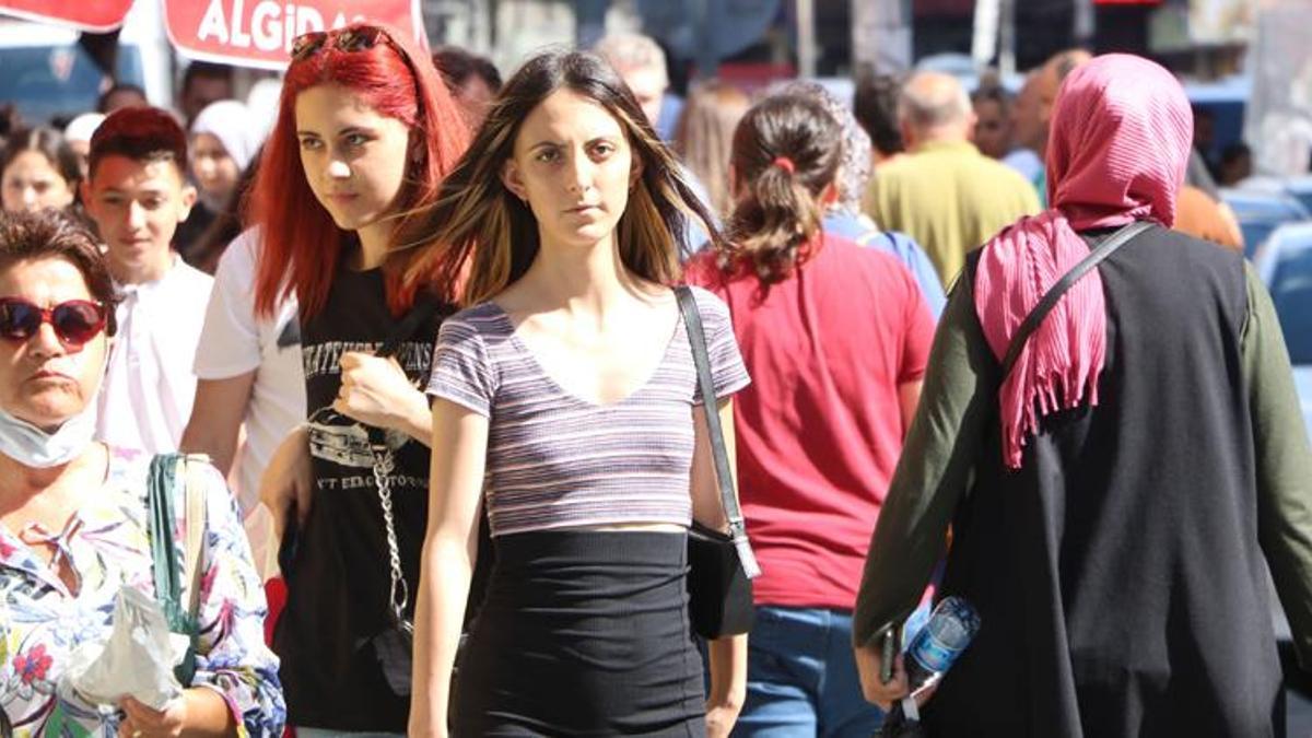 Koronavirüs'te haftalık vaka sayısı 365 bin 424 oldu
