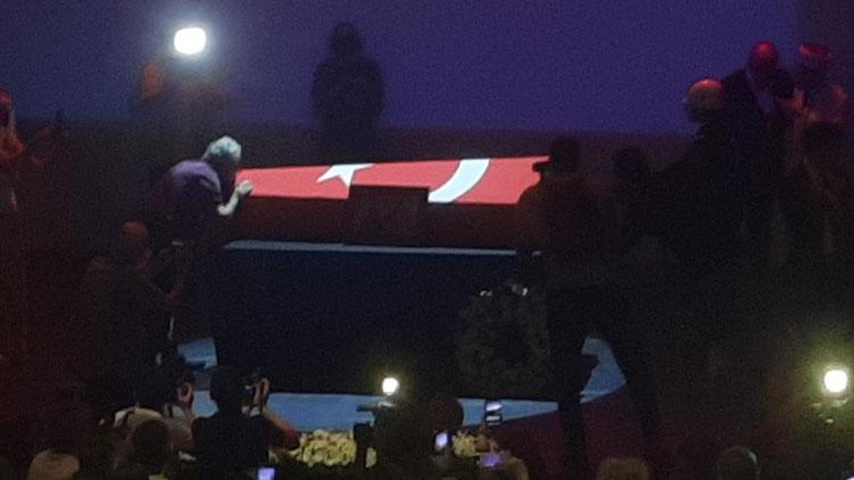 Usta sanatçı İlhan İrem son yolculuğuna uğurlandı