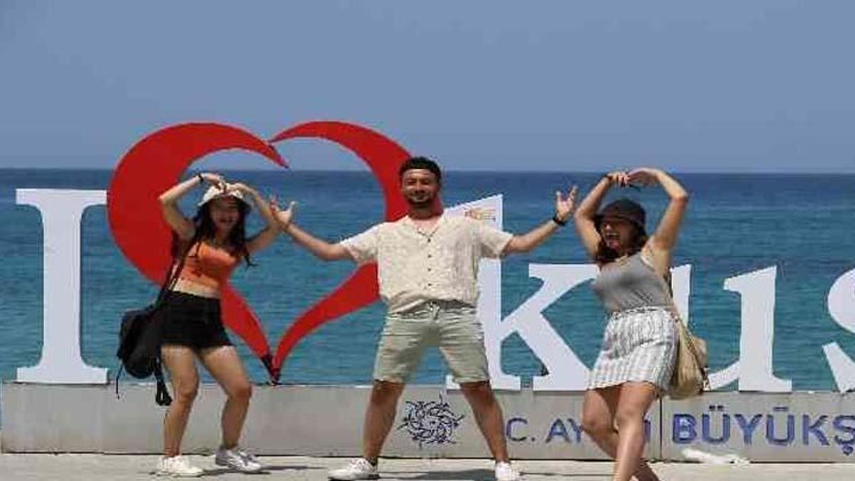 Seyahat sever yaş aralığı yükseldi mi, Seyahatsever nedir? KYK yurtlarında 3 ücretsiz konaklama!