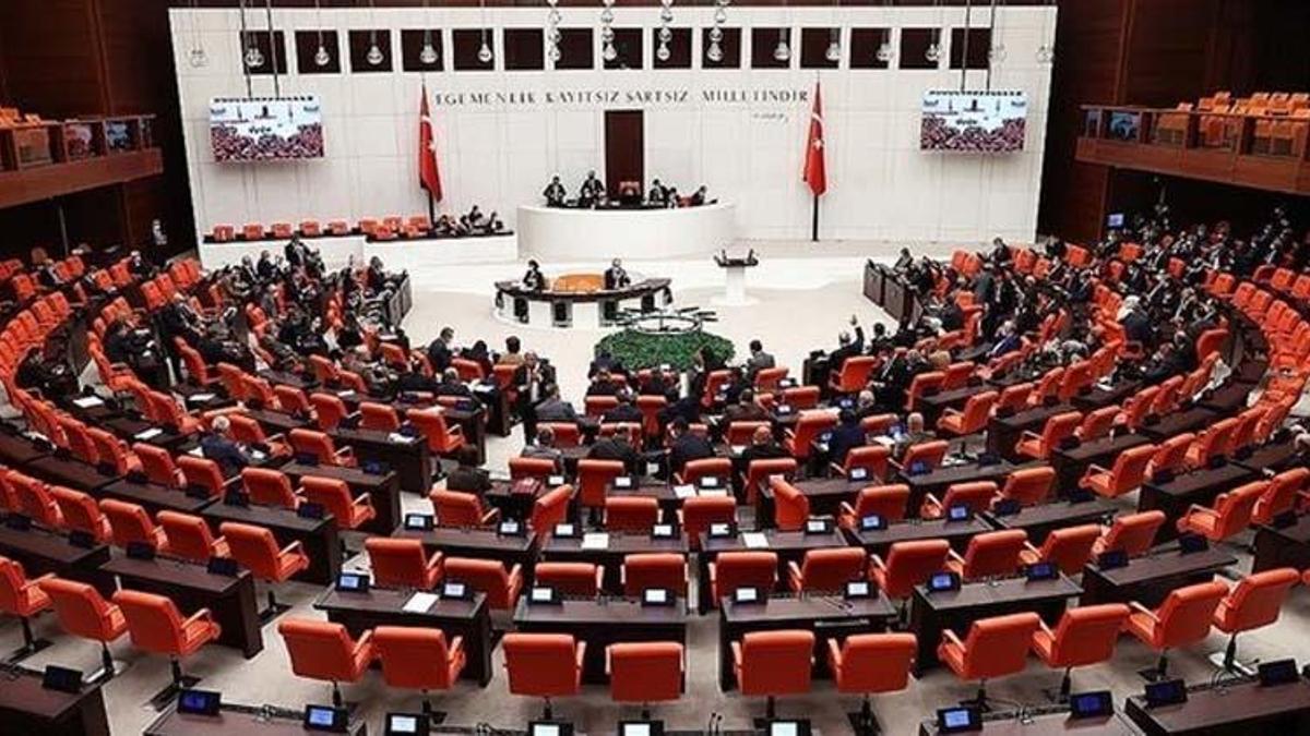 AK Parti'den 11 maddelik yeni yasa teklifi