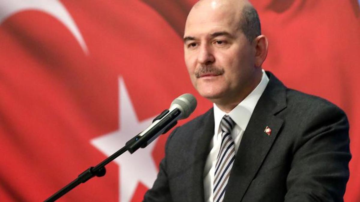 Bakan Soylu: 2022'de 132 bin 430 kaçak göçmen yakalandı