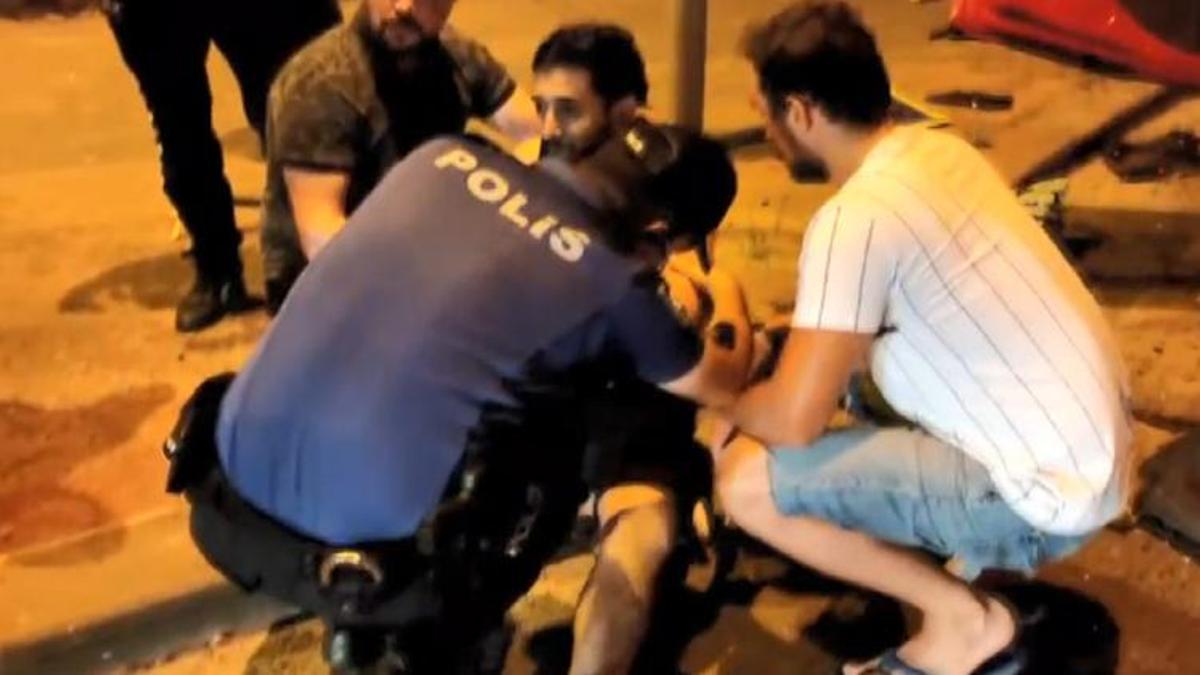 Kazaya karışan ehliyetsiz sürücü sinir krizi geçirince ortalık karıştı