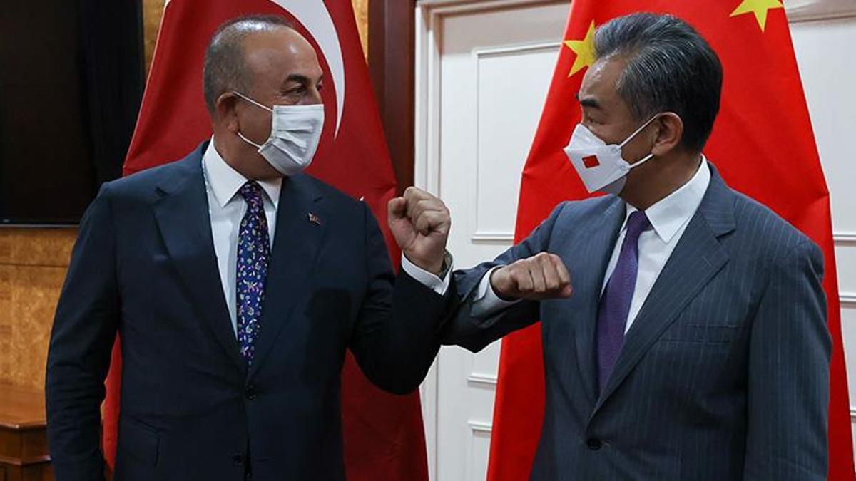 Bakan Çavuşoğlu, Çin Dışişleri Bakanı Yi ile görüştü