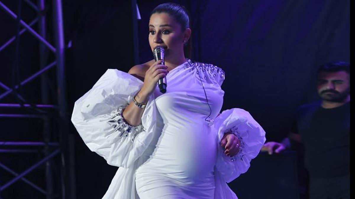 Merve Özbey'den Kuruçeşme Açıkhava'da doğum öncesi son konser!
