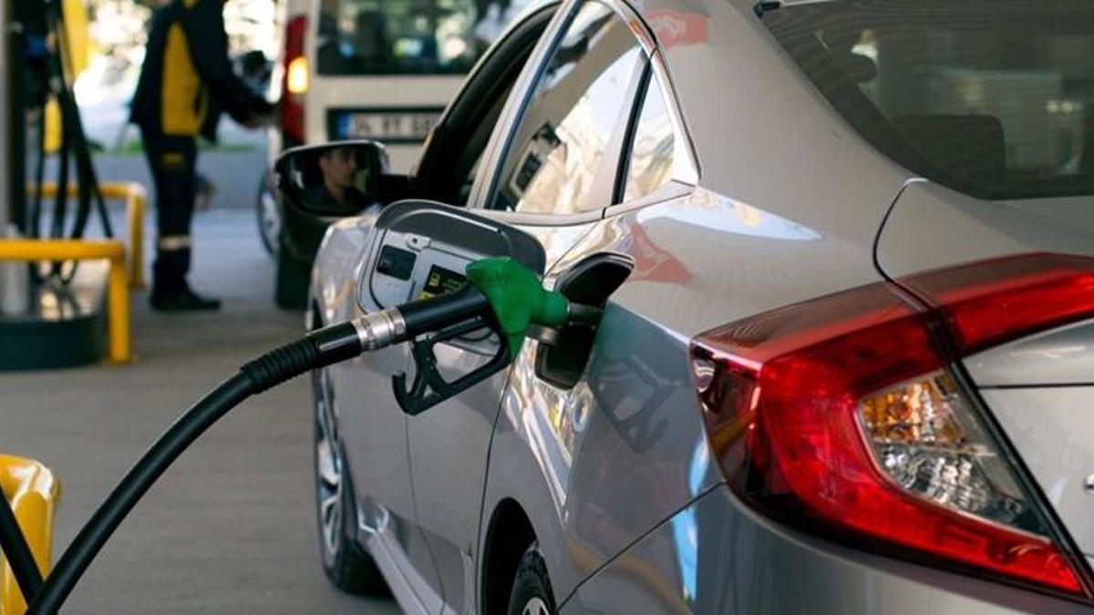 Petrol fiyatlarında büyük düşüş! Akaryakıtta indirim beklentisi