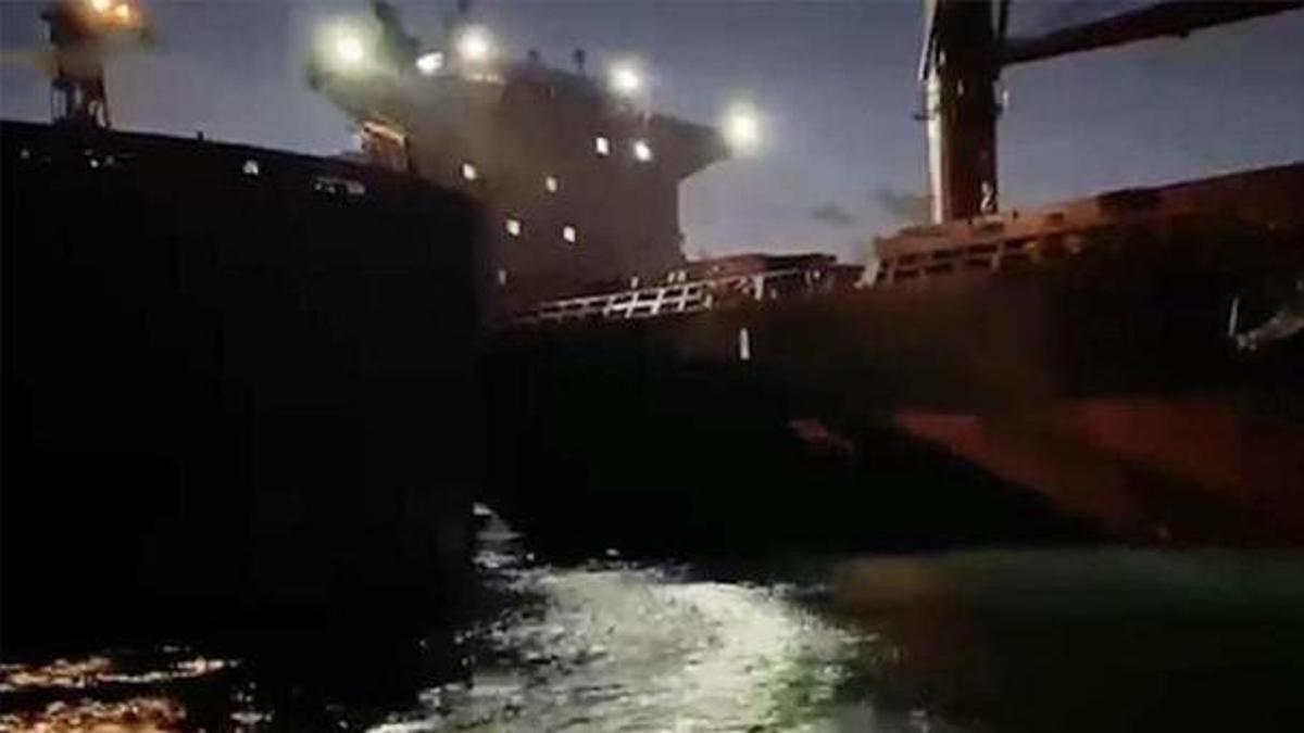 İstanbul Boğazı'nda sıcak saatler! İki gemi çarpıştı