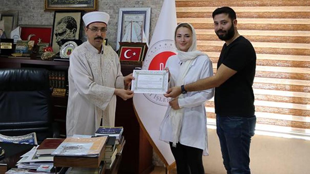 Ukrayna'dan Mardin'e gelin gelip Müslüman olan Alina, 'Amine' ismini aldı