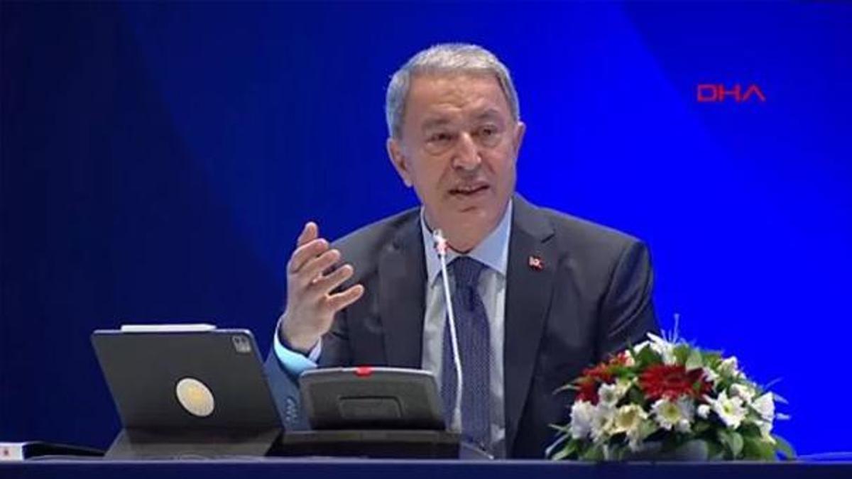 Bakan Akar: Terör koridoruna müsaade etmeyeceğiz