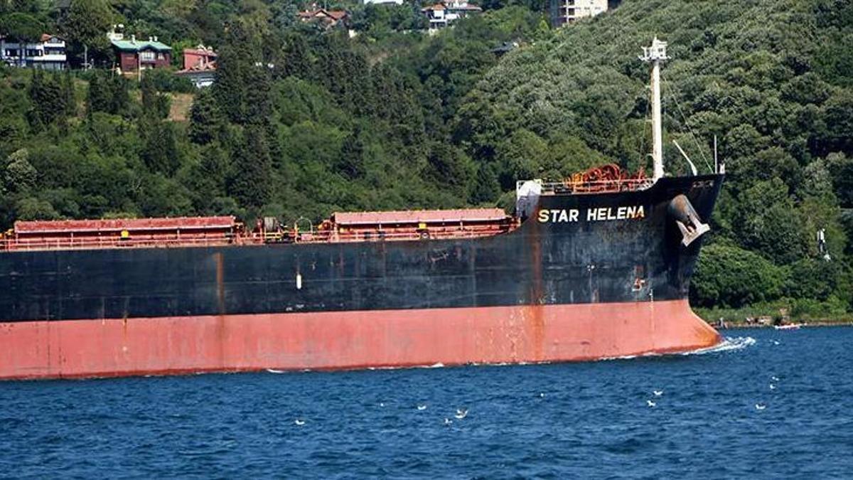 Ukrayna’dan Çin’e gidecek olan Star Helena adlı gemi Ahırkapı açıklarına demirledi