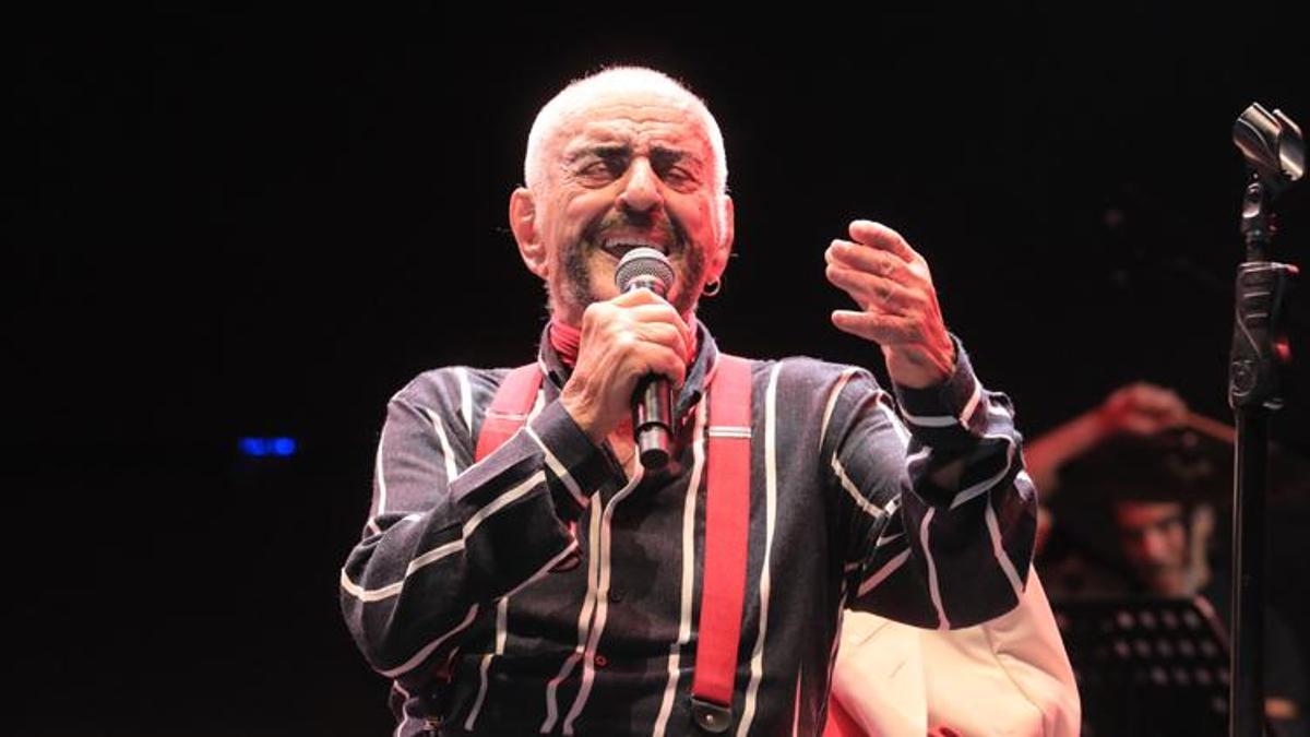 Kuruçeşme'de büyük kutlama! Alpay, 55. sanat yılında Kuruçeşme Açıkhava sahnesinde