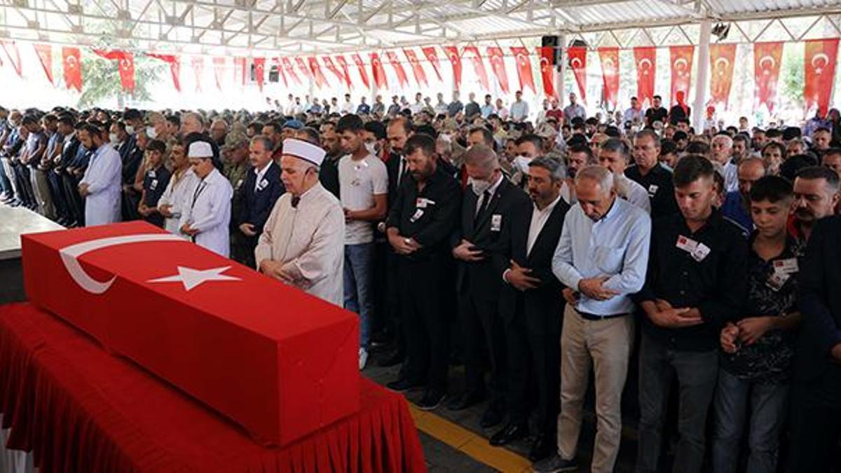 Şehit Uzman Çavuş Şimşek, son yolculuğuna uğurlandı