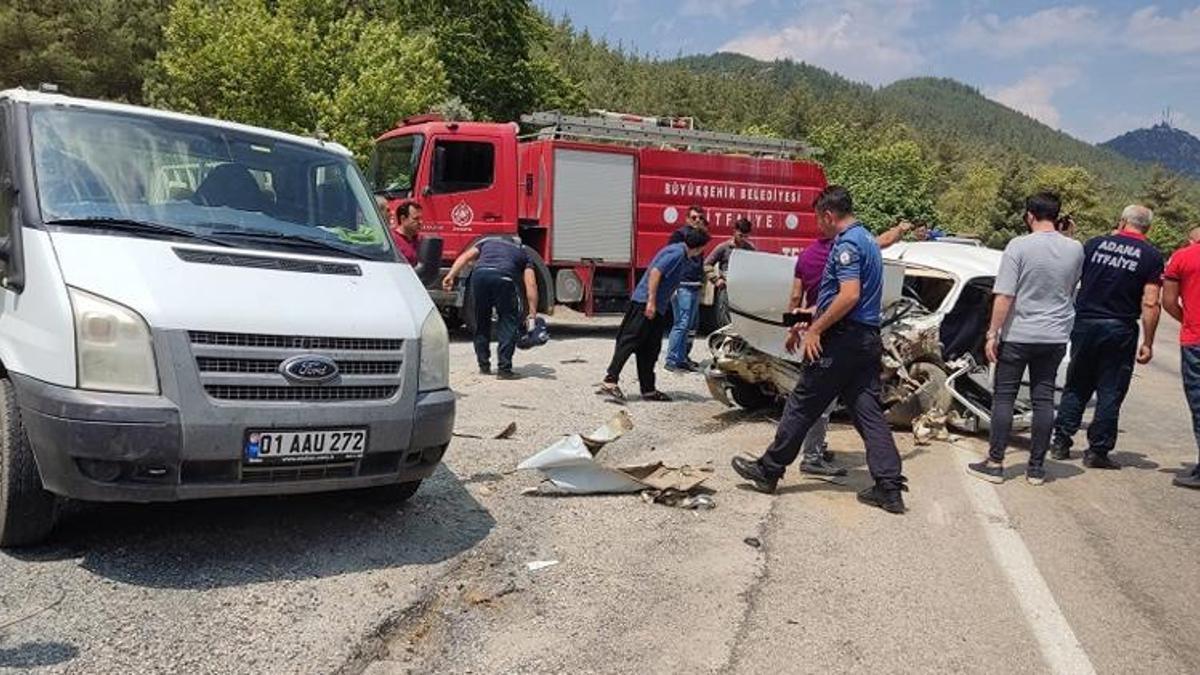 Adana'da otomobille kamyonet çarpıştı; 1 ölü, 3 yaralı