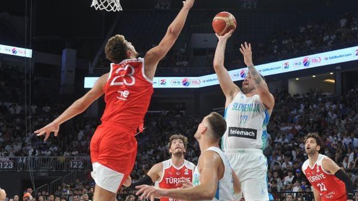 A Milli Erkek Basketbol Takımı, hazırlık maçında Slovenya'ya yenildi