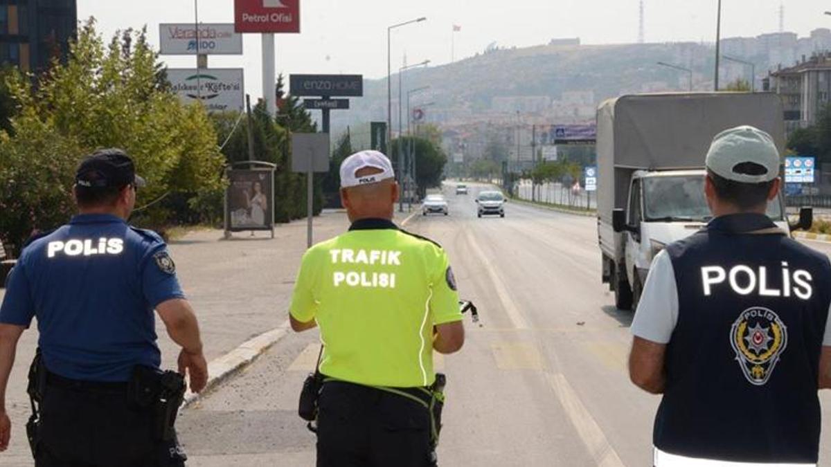 Türkiye genelinde yapıldı: 46 bin personelle 'Huzurlu Sokaklar' uygulaması