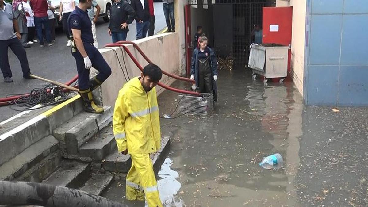 Avcılar Kaymakamlığı’nın bodrum katını su bastı! Çalışanlara izin verildi, işlemler durduruldu