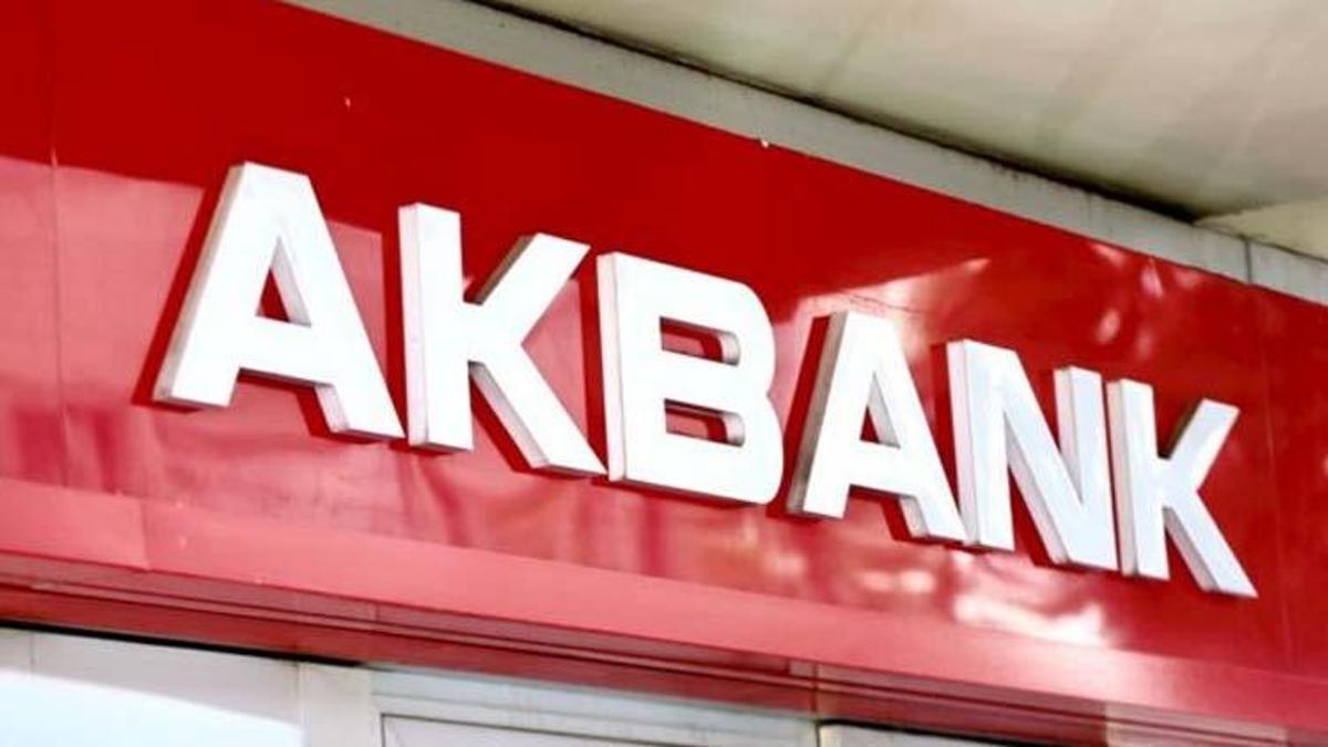 Akbank çöktü mü, Akbank mobilde sorun mu var? Akbank mobile giremiyorum, neden açılmıyor, 15 Ağustos banka sorunu ne zaman düzelecek?