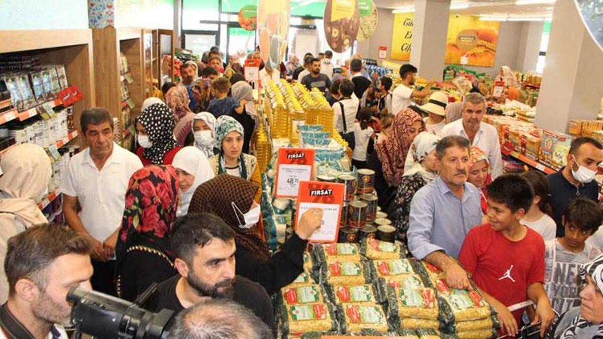 Tarım Kredi Kooperatifleri marketlerine vatandaşlar akın etti! Büyük indirim: Şeker, un, pirinç, ayçiçek yağı, süt, bakliyat...
