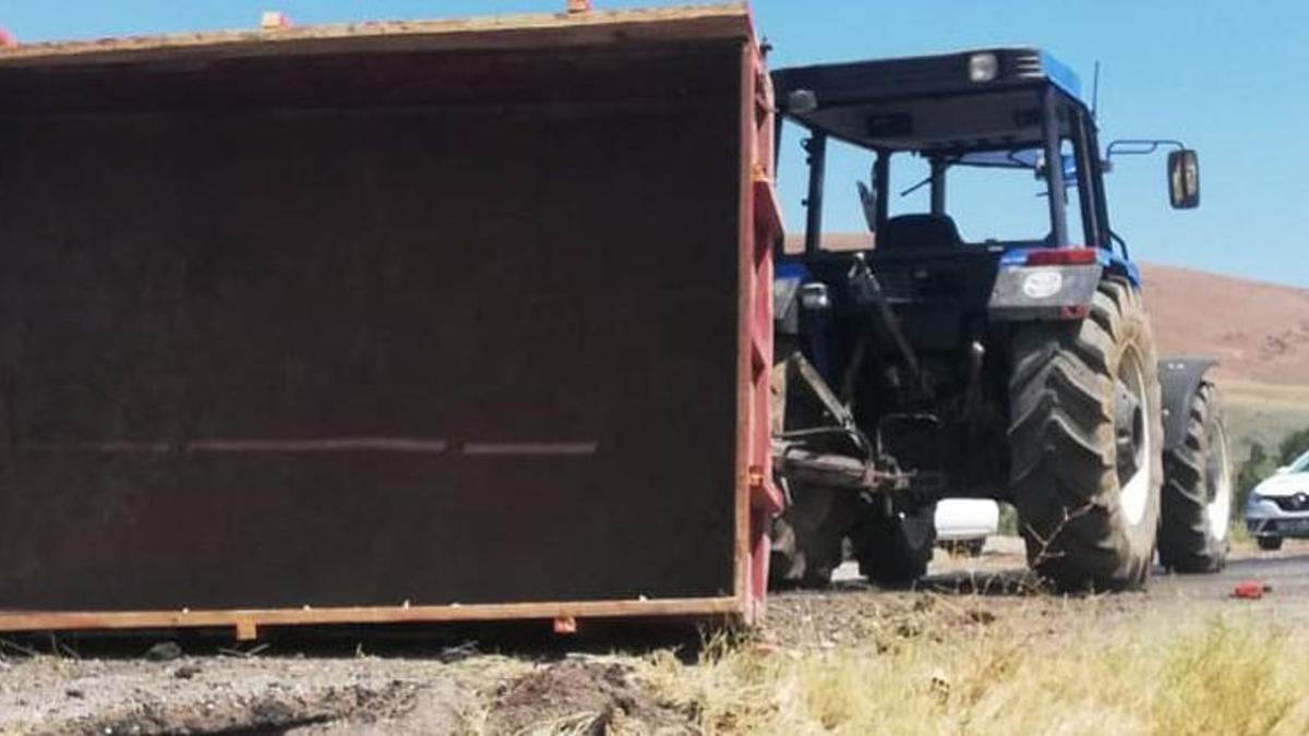Traktörün römorku devrildi; 23 mevsimlik işçi yaralandı