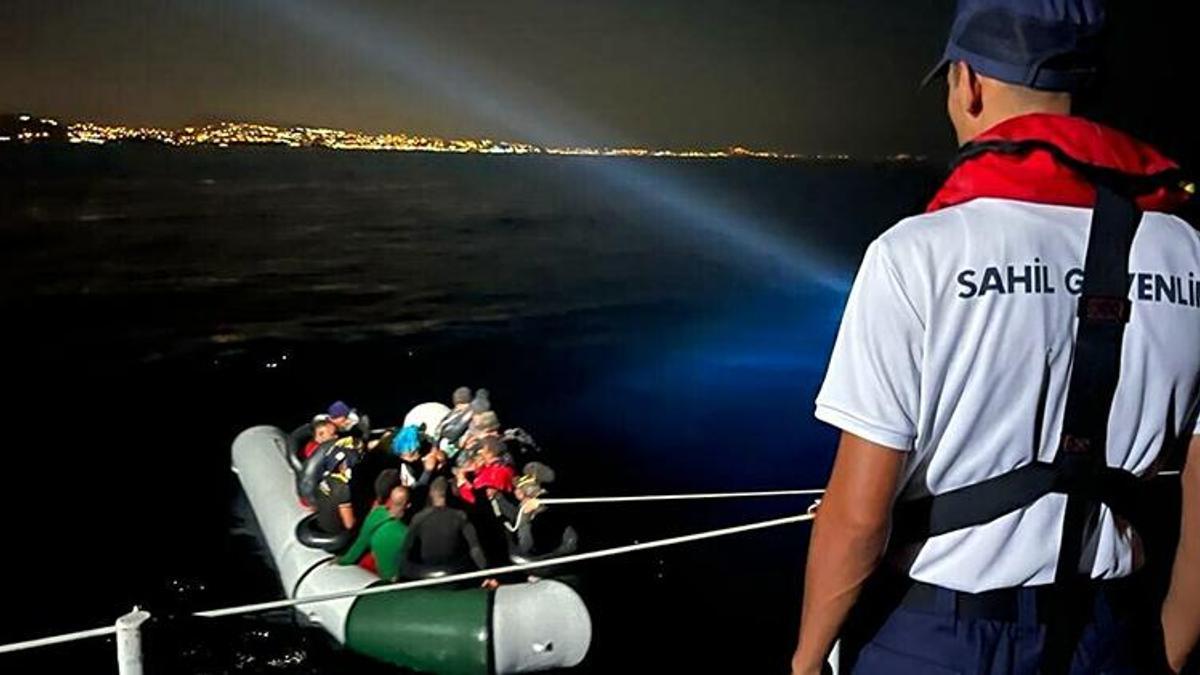 Kuşadası'nda 27 kaçak göçmen yakalandı