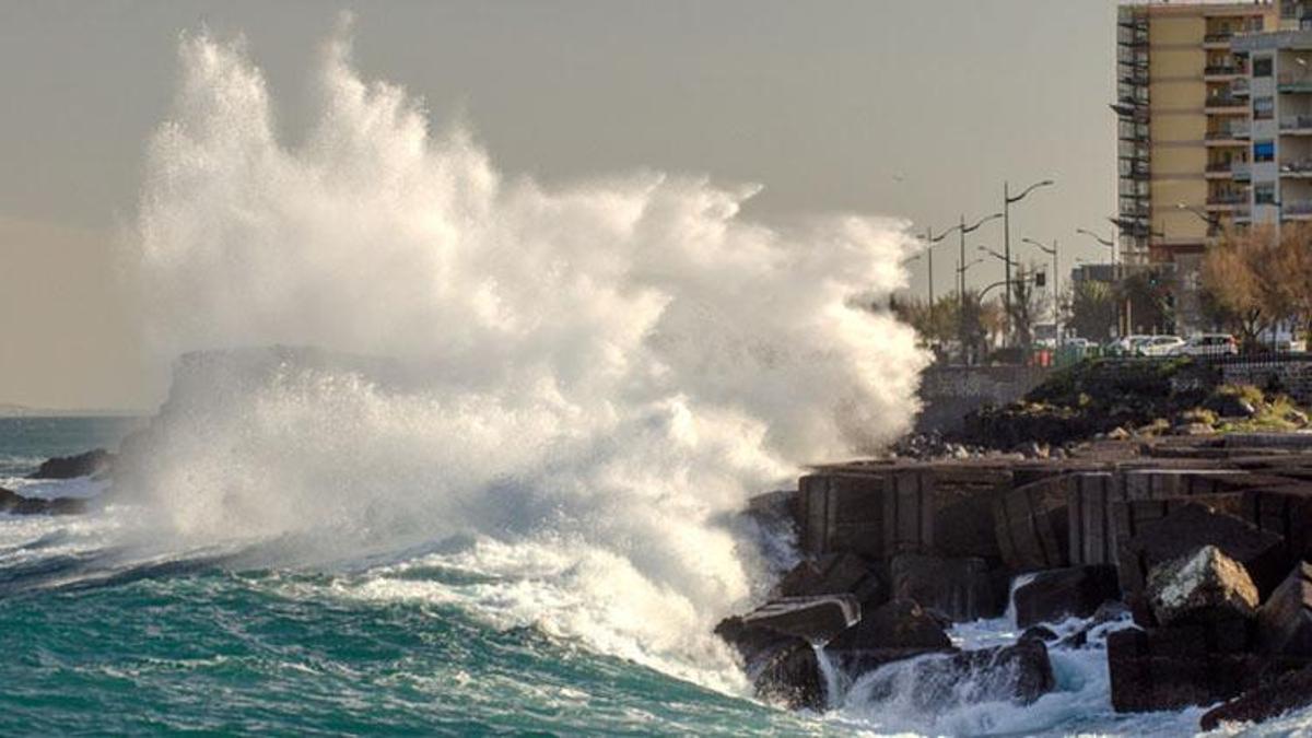 Tsunami nedir? Tsunami nasıl oluşur? Deprem tsunamiye neden olur mu?