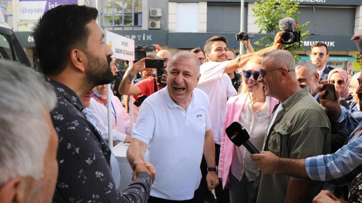 AK Partililerden Ümit Özdağ'a: Sizi üye yapalım