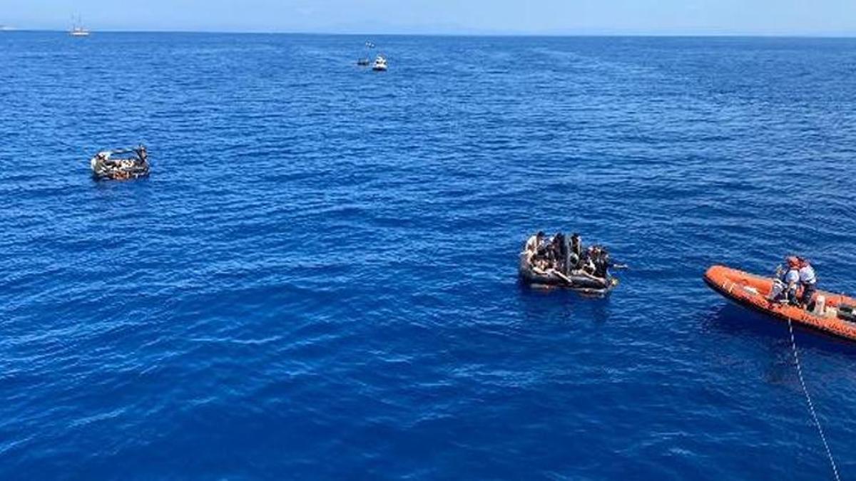 Kuşadası’nda 114 düzensiz göçmen kurtarıldı