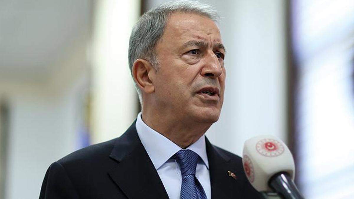 Bakan Akar: Bunlar kundaktaki bebeklere dahi kurşun sıkmış alçaklardır