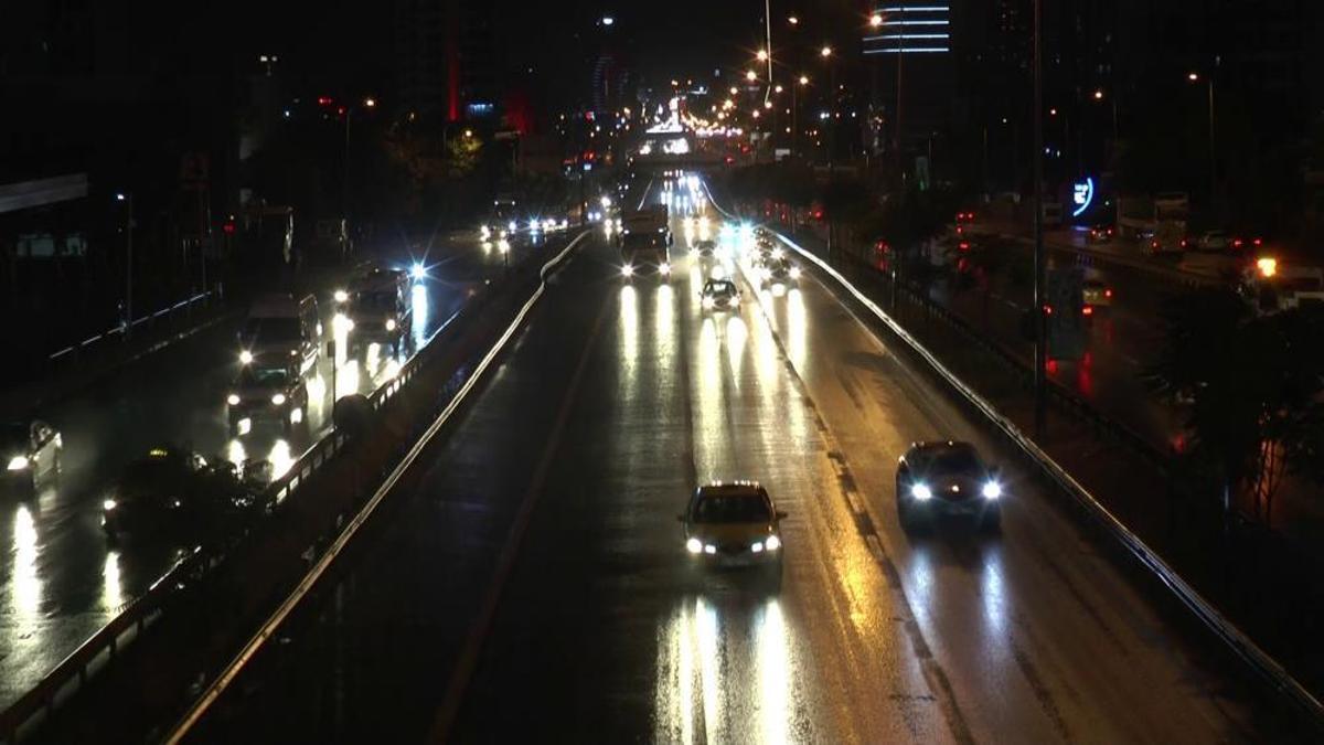 İstanbul'da beklenen yağış başladı