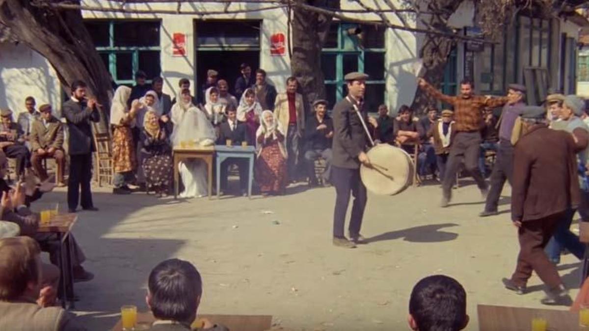 Çarıklı Milyoner filmi nerede çekildi, ne zaman yayınlandı? Çarıklı Milyoner oyuncuları kim ve konusu ne?