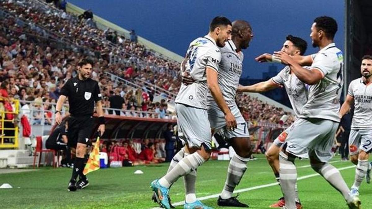 Başakşehir, Royal Antwerp'i yenerek Konferans Ligi'nde gruplara kaldı