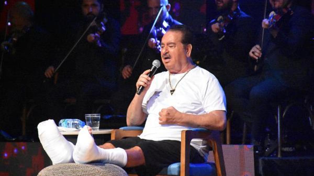 İbrahim Tatlıses, iki ayak tarak kemiğinde kırık ile Çeşme’de sahne aldı