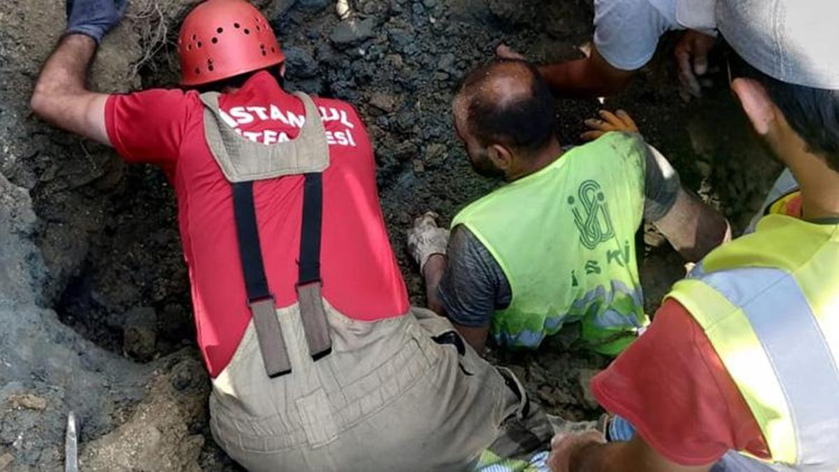 Silivri'de bir işçi göçük altında kaldı