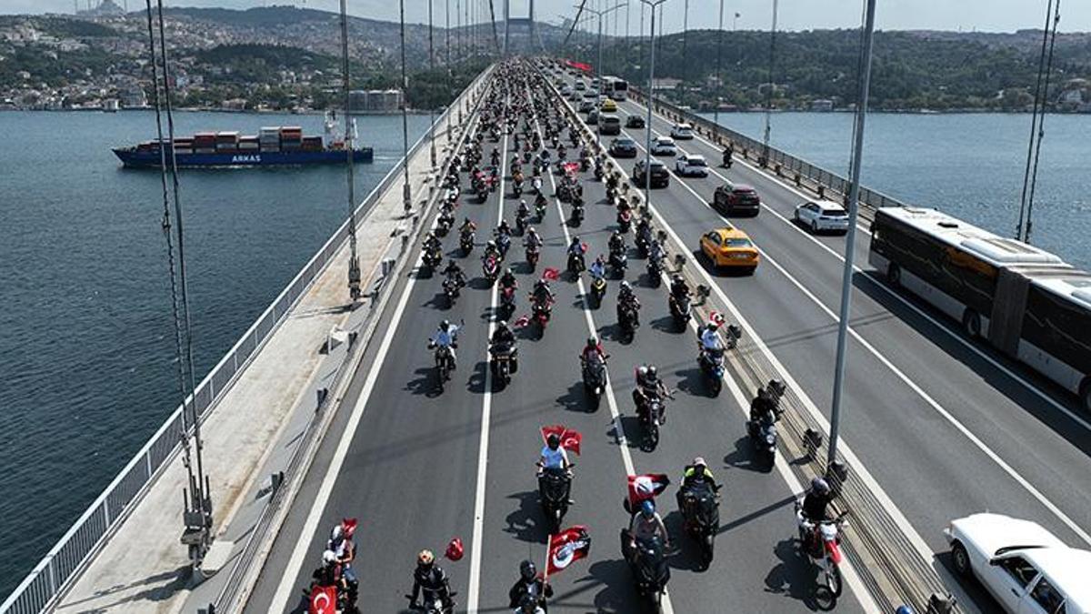 Kadıköy’de motosikletiler ‘Zafer Sürüşü’ için bir araya geldi