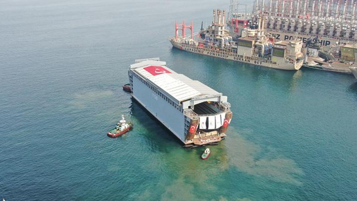 Türkiye'den 'denizaltı' hamlesi! Dünyada eşi benzeri yok, suya indirildi