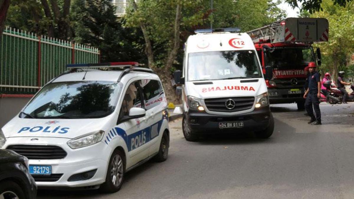 Kadıköy'de eski eşinin iki arkadaşını bıçakladı; 3 saatte sonunda gözaltına alındı