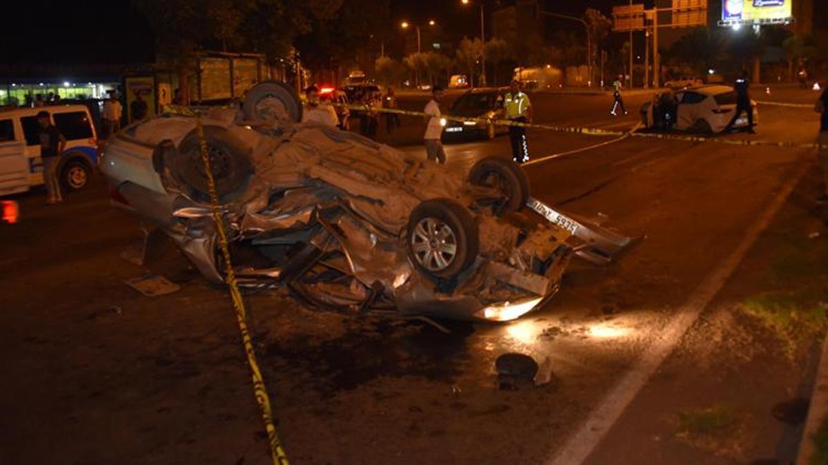 Otomobiller çarpıştı: 1 ölü, 4 yaralı