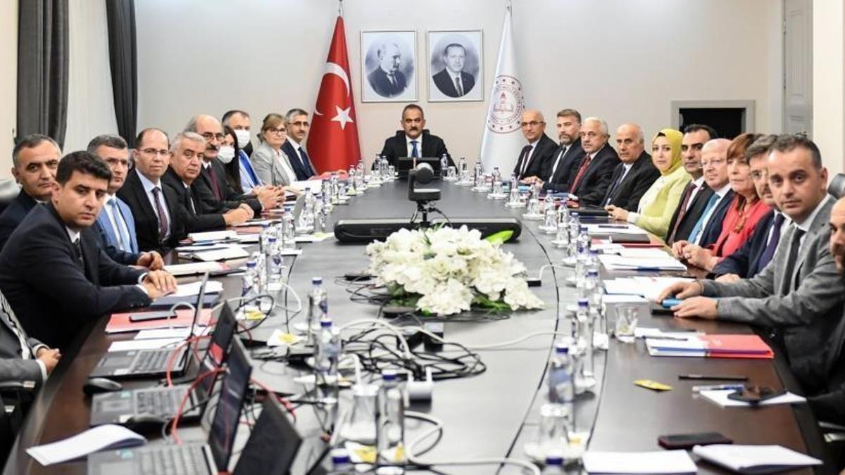 Bakan Özer: 40 bin hedefimize emin adımlarla ilerliyoruz