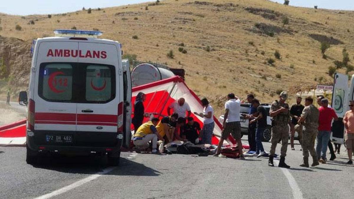Batman'da yelken kanat, kara yoluna düştü: 2 ölü