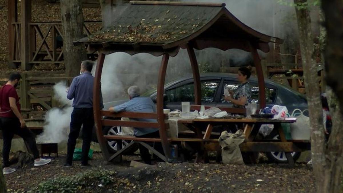 Ormanlara giriş yasağı kalktı; ilk iş mangal yaktılar