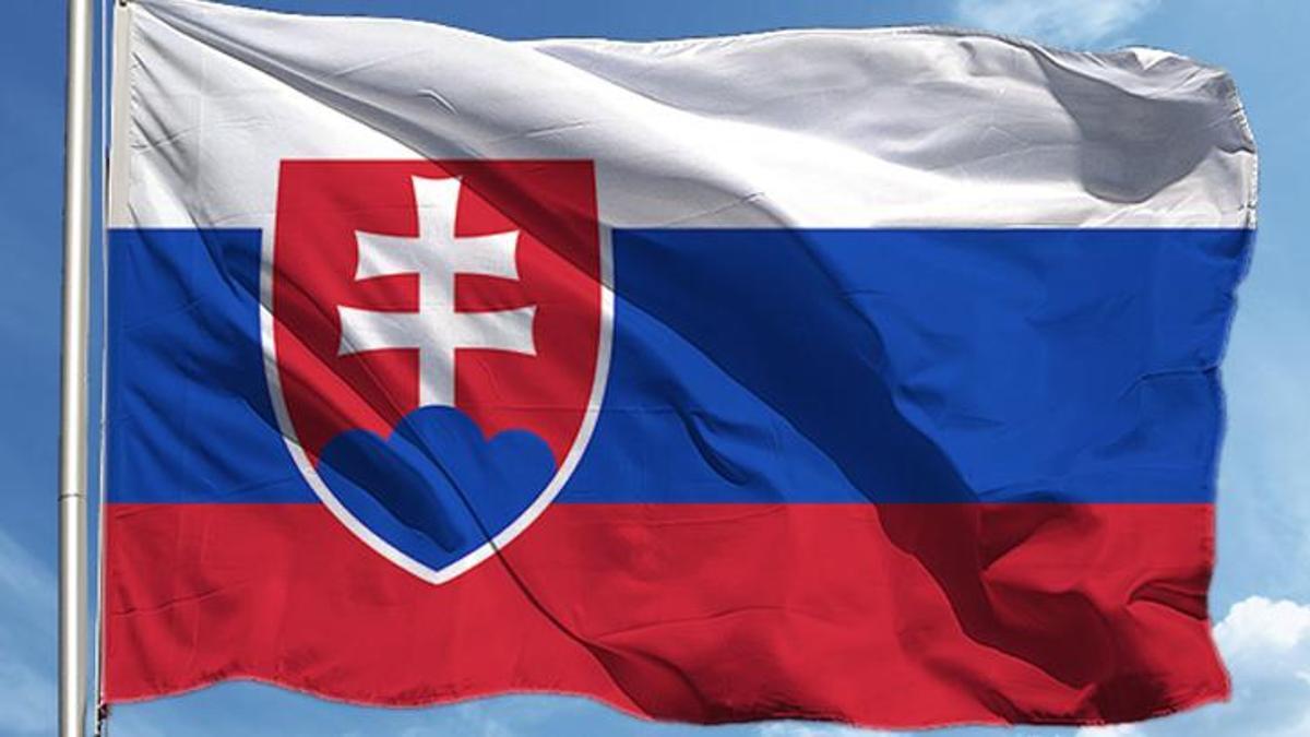 Slovakya’da 3 bakan istifa etti: Hükümet meclisteki çoğunluğu kaybetti!