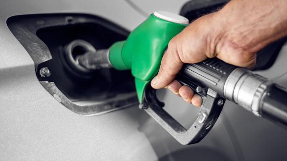 Akaryakıt fiyatlarında flaş gelişme! Büyük düşüş sonrası indirim beklentisi