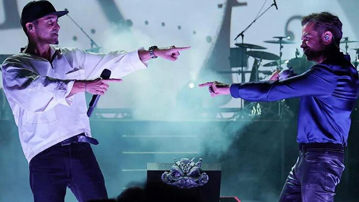 Manga konserinde Kenan Doğulu sürprizi! Ayakta alkışlandı