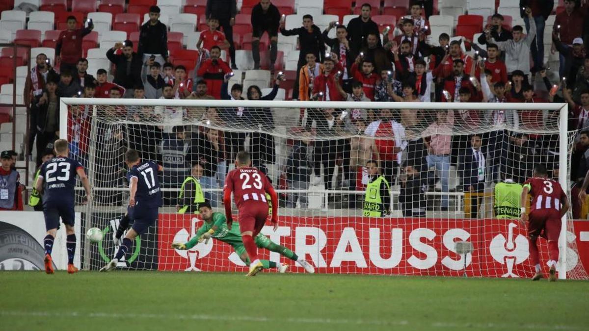 Sivasspor'un mucize gecesi! 90+2'de kader anı