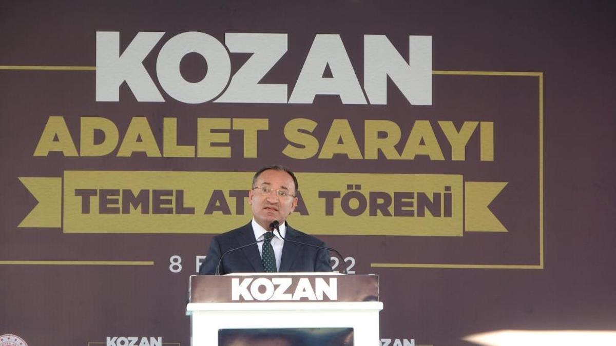 Adalet Bakanı Bozdağ: Değil 81 baro herkes imza atsa, kanuna aykırı davranmamı kimse bekleyemez